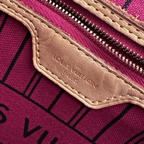 Louis Vuitton Neverfull MM - Picture 6 of 13